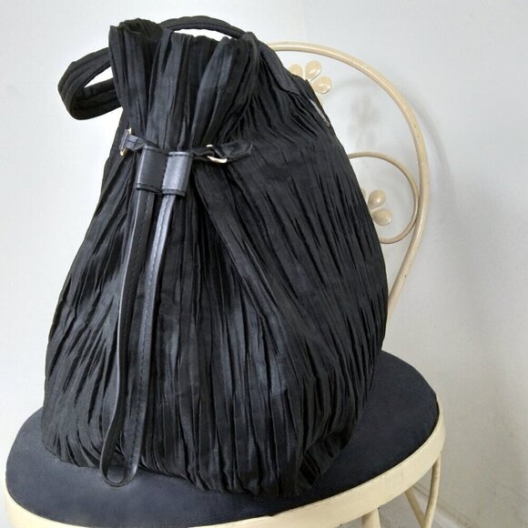 Victoria's Secret Elegant Black Satin Pleated Zip & Cinched Overnight Tote NWOT - Picture 3 of 15